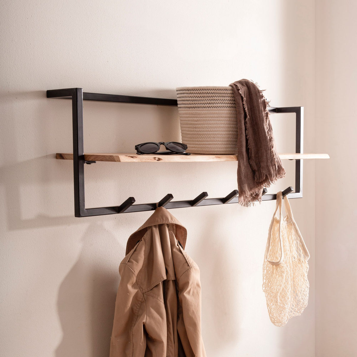 Garderobe aus Massivholz Akazie mit Baumkante 100 cm - Industrial Wandgarderobe mit